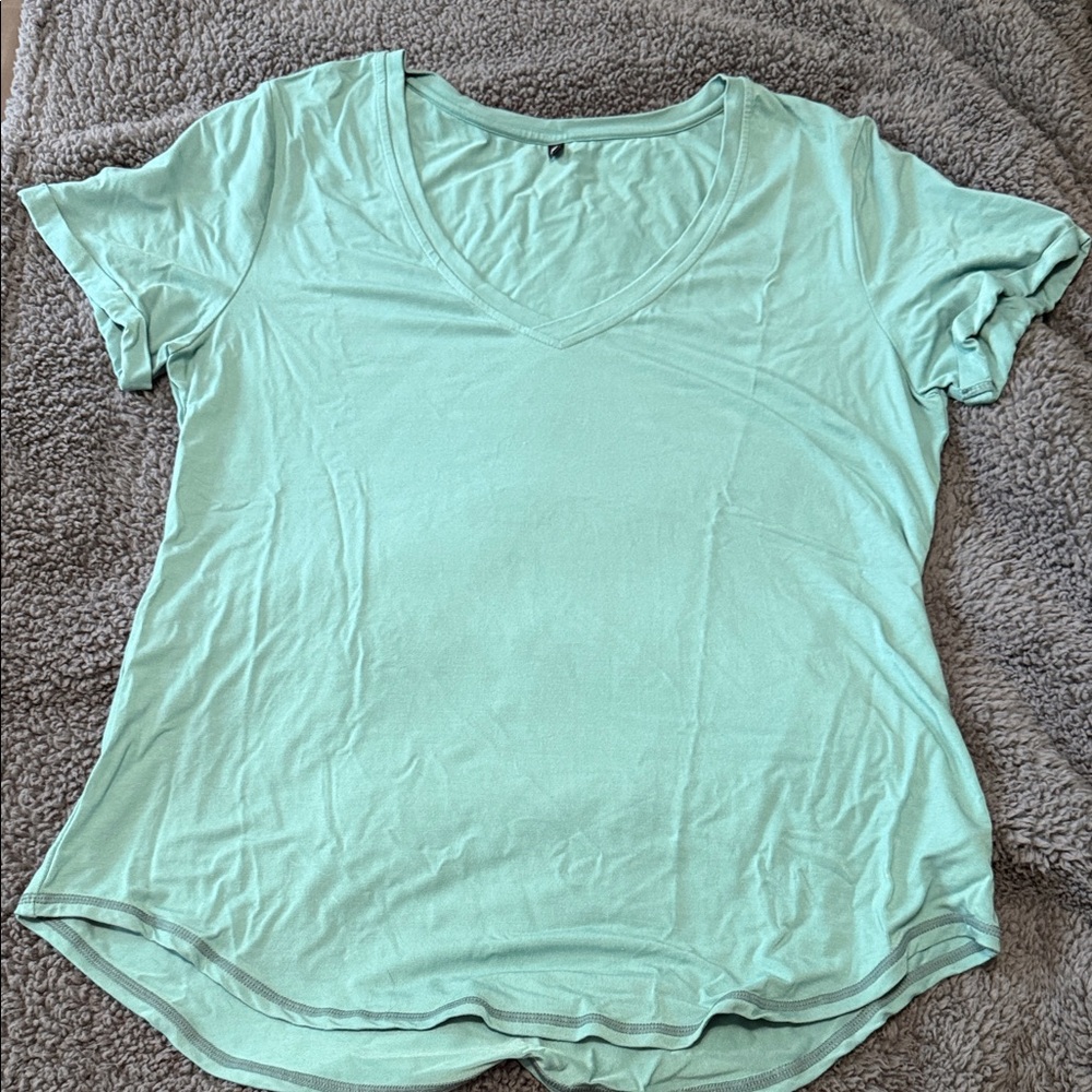 P'tula turquoise V-Neck Short Sleeve Tee